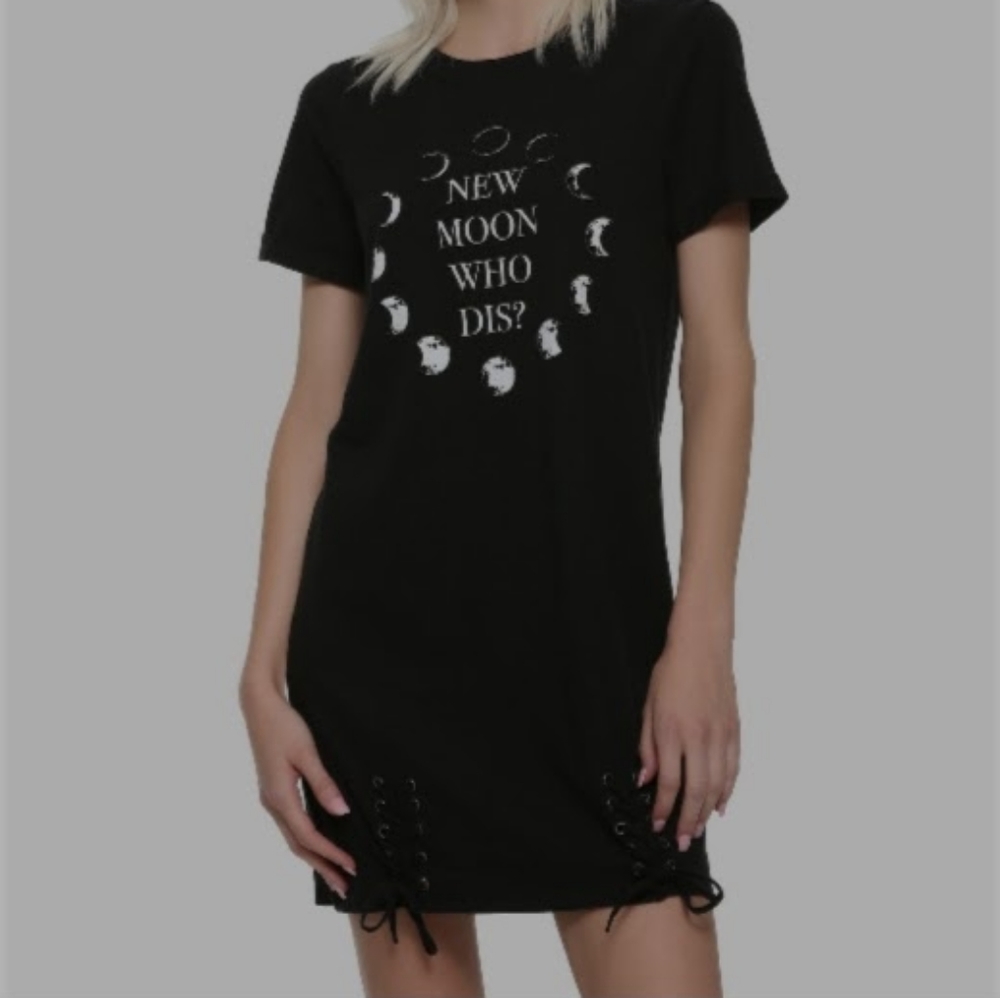 HOT TOPIC Women's Black "New Moon Who Dis?‎" Lace-Up Short Sleeve Dress XS